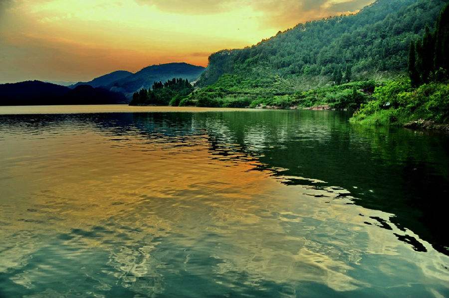 有普罗旺斯之称的寒山湖花海