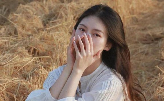 9个拍照姿势，简单易学，荒草地也能拍好看照片