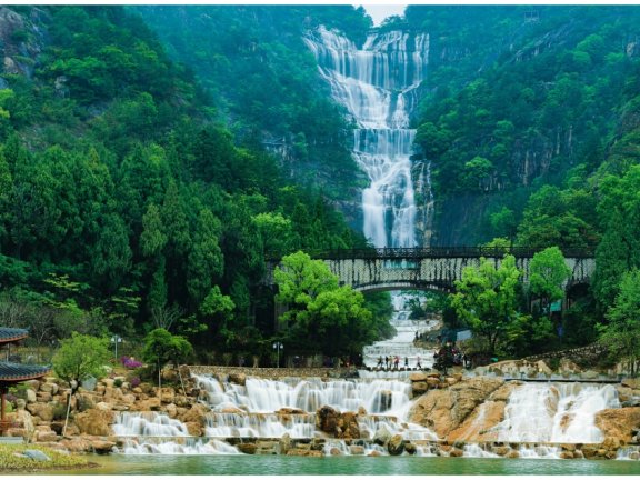 游天台山大瀑布：探寻中华第一高瀑的壮丽